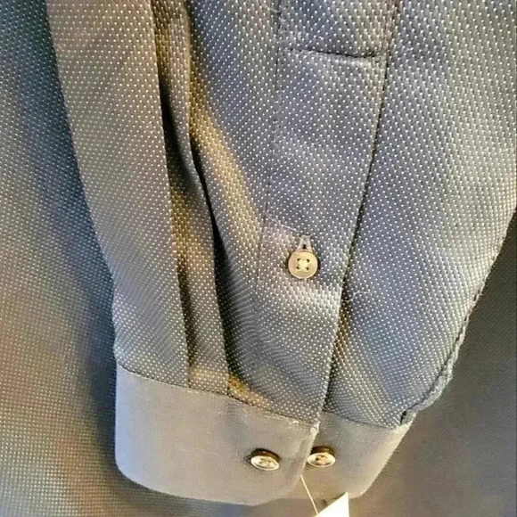 Van Heusen Men's Long Sleeve Button down Shirt Size Medium - Picture 4 of 5